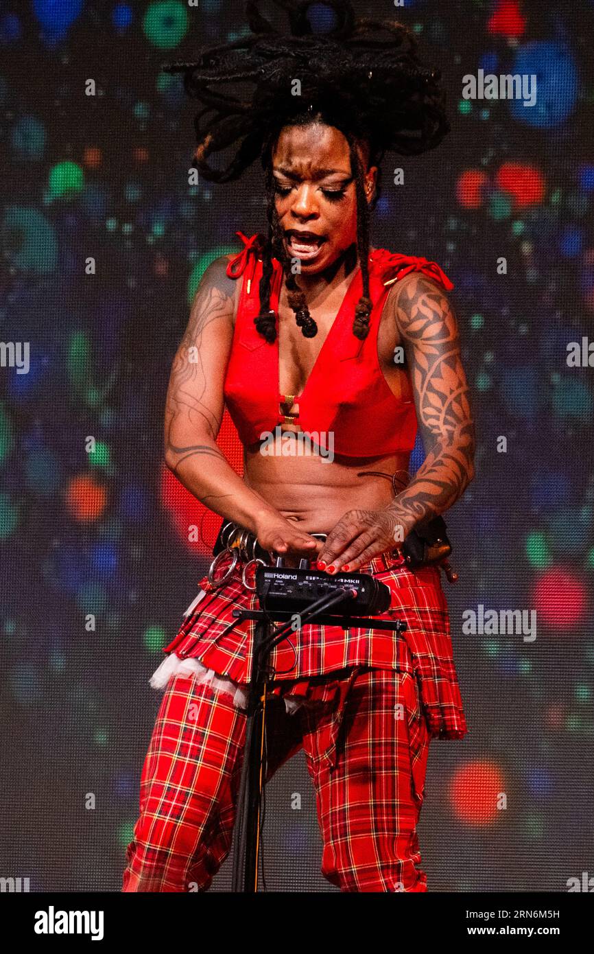 Sudan Archives – Brittney Denise Parks – sur la scène Far Out au Green Man Festival au pays de Galles, Royaume-Uni, août 2023. Photo : Rob Watkins Banque D'Images