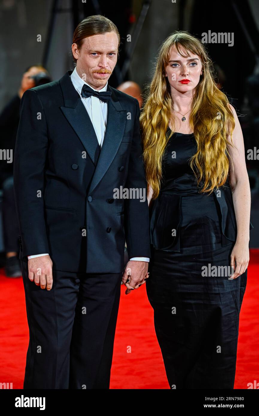 Venise, Italie. 31 août 2023. Caleb Landry Jones et Katya Zvereva arrivent à la première de Dogman à Sala Grande au 80e Festival International du film de Venise. Crédit : Euan Cherry/Alamy Live News Banque D'Images