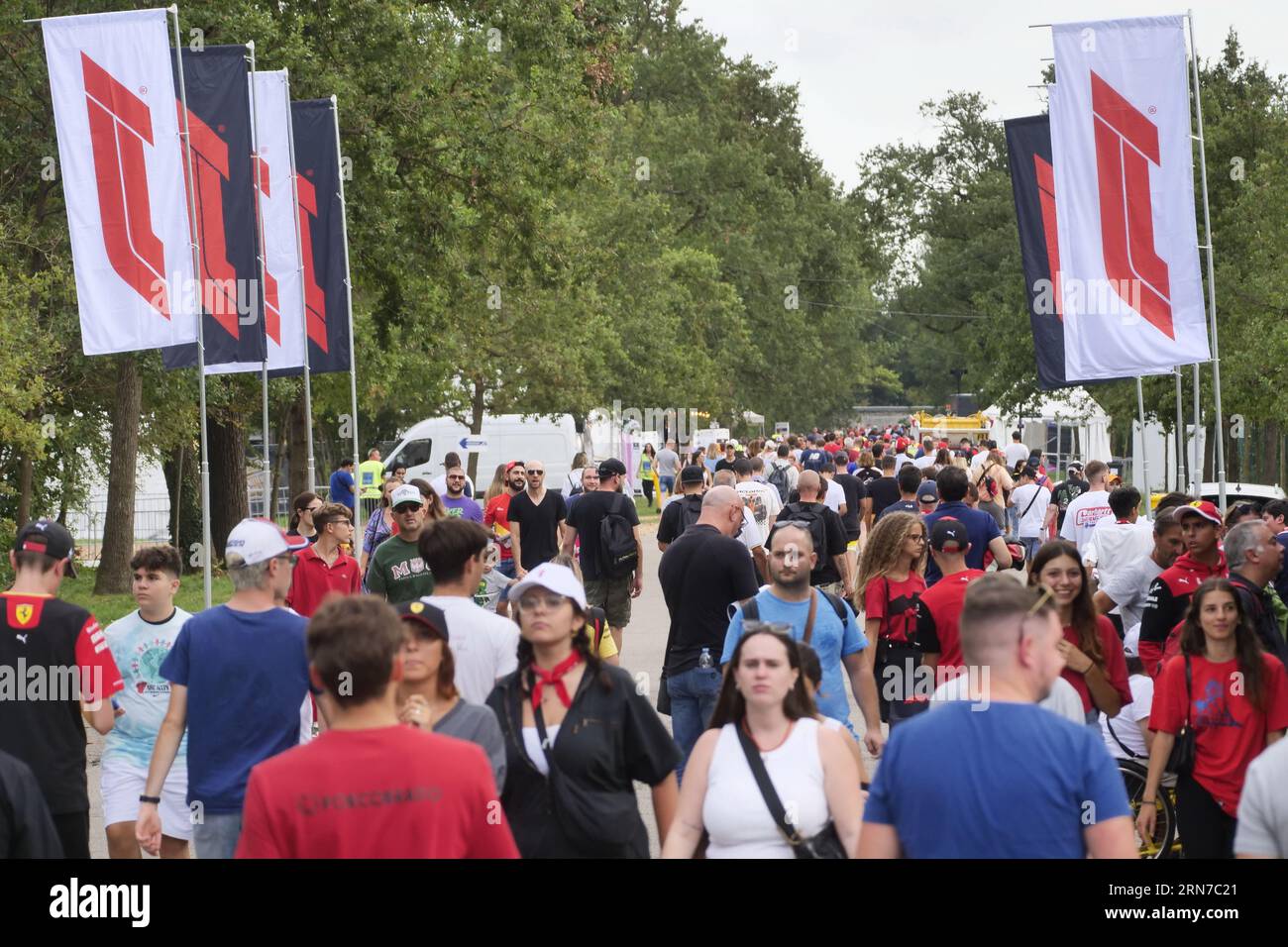 Monza, . 31 août 2023. Fanzone Monza circuit 2023 avec des tests Pit Stop, des défis sur des simulateurs de dernière génération et le frisson de monter sur un podium de F1. Enfin, les groupes et DJs ne manquent pas. Crédit : Agence photo indépendante/Alamy Live News Banque D'Images