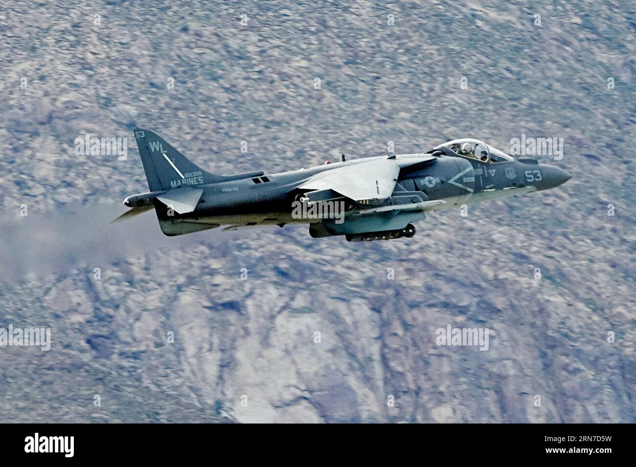 Palm Springs, Californie, États-Unis. 31 janvier 2015. Un US Marines AV-8B Harrier de Marine Attack Squadron VMA 311 quitte l'aéroport de Palm Springs en Californie. (Image de crédit : © Ian L. Sitren/ZUMA Press Wire) USAGE ÉDITORIAL SEULEMENT! Non destiné à UN USAGE commercial ! Banque D'Images