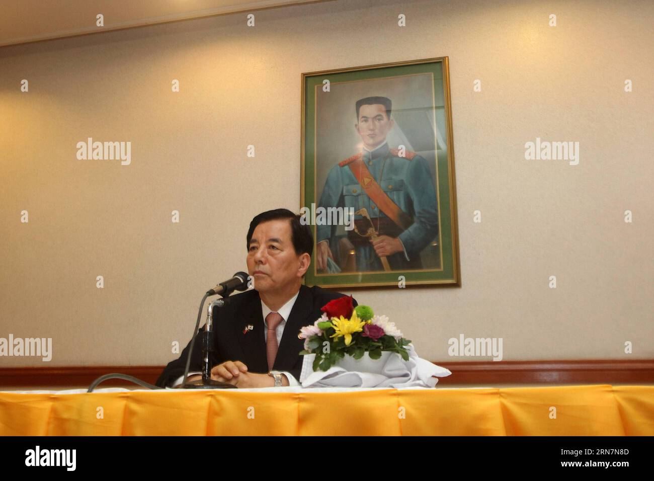 (150914) -- QUEZON CITY, 14 septembre 2015 -- le ministre sud-coréen de la Défense Han min-koo s'adresse aux médias lors d'une conférence de presse au quartier général des Forces armées des Philippines (AFP) à Quezon City, Philippines, le 14 septembre 2015. Les Philippines et la Corée du Sud ont signé lundi un mémorandum d'accord sur la protection des informations militaires classifiées. Le secrétaire philippin à la Défense Voltaire Gazmin et le ministre sud-coréen de la Défense Han min-koo ont signé l'accord lors d'une cérémonie au quartier général de l'armée philippine. PHILIPPINES-VILLE DE QUEZON-CORÉE DU SUD-MINISTRE DE LA DÉFENSE ROUELLEXUMA Banque D'Images