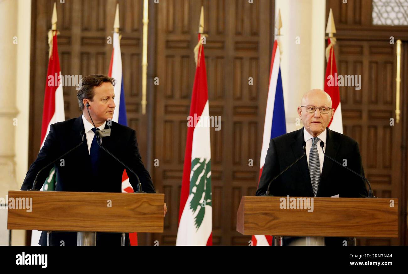 (150914) -- BEYROUTH, 14 septembre 2015 -- le Premier ministre britannique David Cameron (à gauche) et le Premier ministre libanais Tammam Salam assistent à une conférence de presse conjointe à Beyrouth, Liban, le 14 septembre 2015. Le Premier ministre britannique David Cameron a souligné lundi le soutien continu de son pays au Liban pour faire face à la crise des réfugiés syriens qui a frappé le Moyen-Orient et l Europe. (zw) LIBAN-GRANDE-BRETAGNE-SYRIE-CRISE Dalatinohra PUBLICATIONxNOTxINxCHN 150914 Beyrouth sept 14 2015 les premiers ministres britanniques David Cameron l et libanais Tammam Salam assistent à une conférence de presse conjointe à Beyrouth Liban sept Banque D'Images