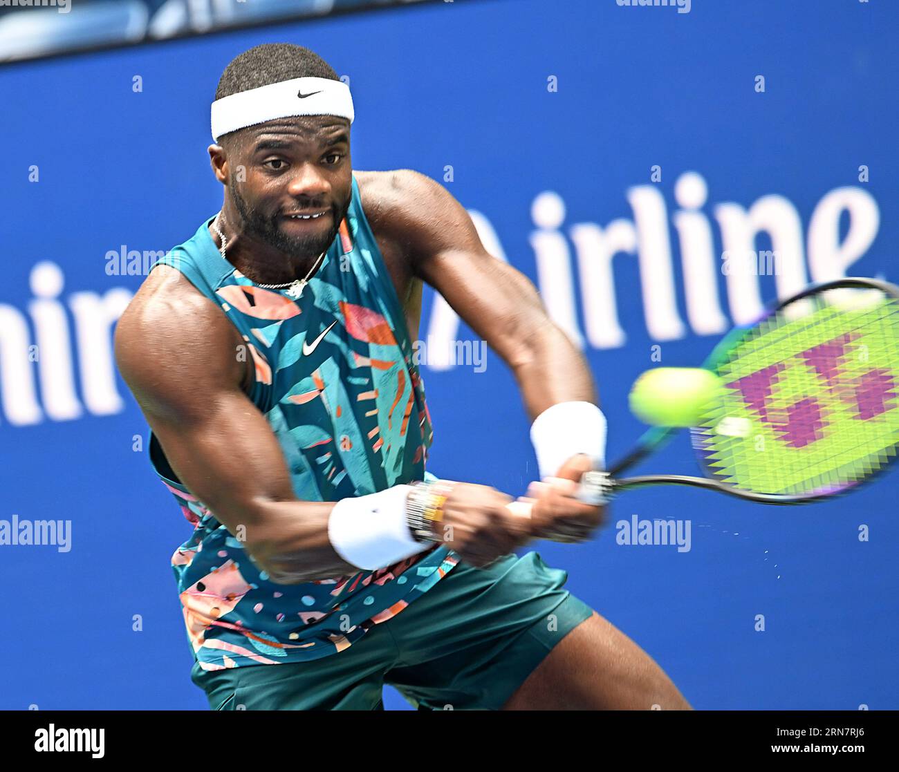 New York, États-Unis. 28 août 2023. Frances Tiafoe (É.-U.) en premier tour US Open contre Learner Tien (É.-U.) le lundi 28 août 2023 au bille Jean King National tennis Center à Flushing, New York. Tiafoe a gagné dans les sets du détroit 6-2. 7-5. 6-1. Photo de Louis Lanzano/Sipa USA crédit : SIPA USA/Alamy Live News Banque D'Images