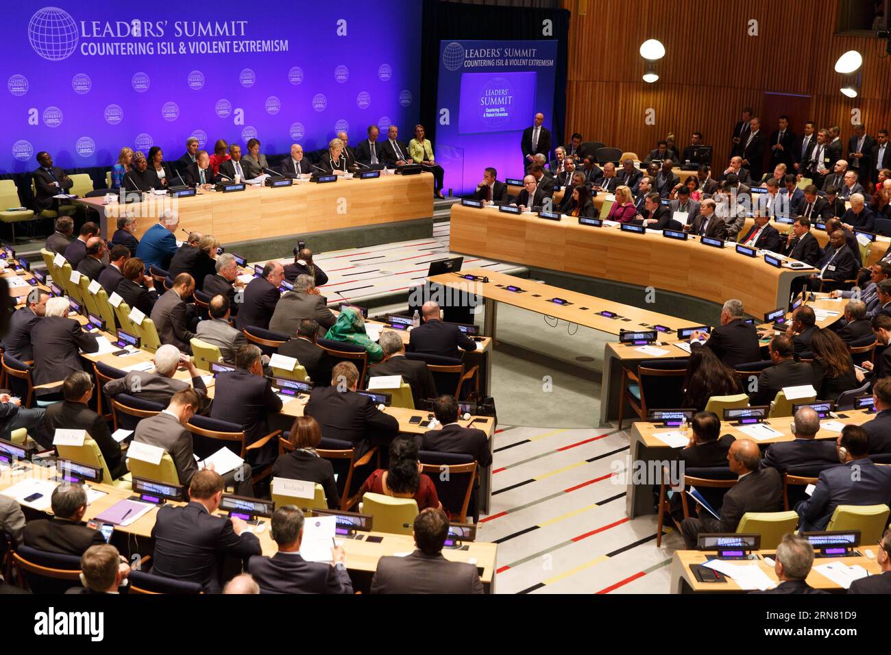(150929) -- NEW YORK, 29 septembre 2015 -- la photo prise le 29 septembre 2015 montre une vue d'ensemble du sommet des dirigeants sur la lutte contre l'extrémisme violent au siège de l'ONU à New York. Le Secrétaire général de l’ONU Ban Ki-moon a déclaré mardi que la lutte contre l’extrémisme violent nécessite une réponse unifiée dans le monde entier, affirmant que les gouvernements ne peuvent le faire seuls. SOMMET ONU-NEW YORK-DIRIGEANTS CONTRE L'EXTRÉMISME VIOLENT LixMuzi PUBLICATIONxNOTxINxCHN New York septembre 29 2015 la photo prise LE 29 2015 septembre montre une vue d'ensemble du Sommet des dirigeants SUR LA lutte contre l'extrémisme violent AU siège de l'ONU à New Yo Banque D'Images