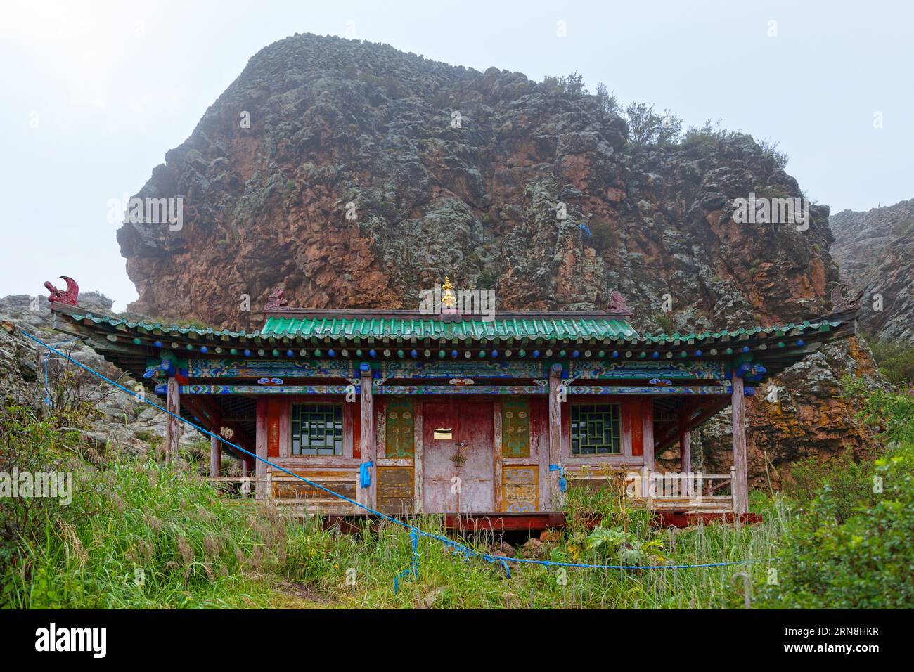 Tovkhon Monasteryis, l’un des plus anciens monastères bouddhistes de Mongolie, est situé à la frontière de la province d’Ovorkhangai et de la province d’Arkhangai au centre Banque D'Images