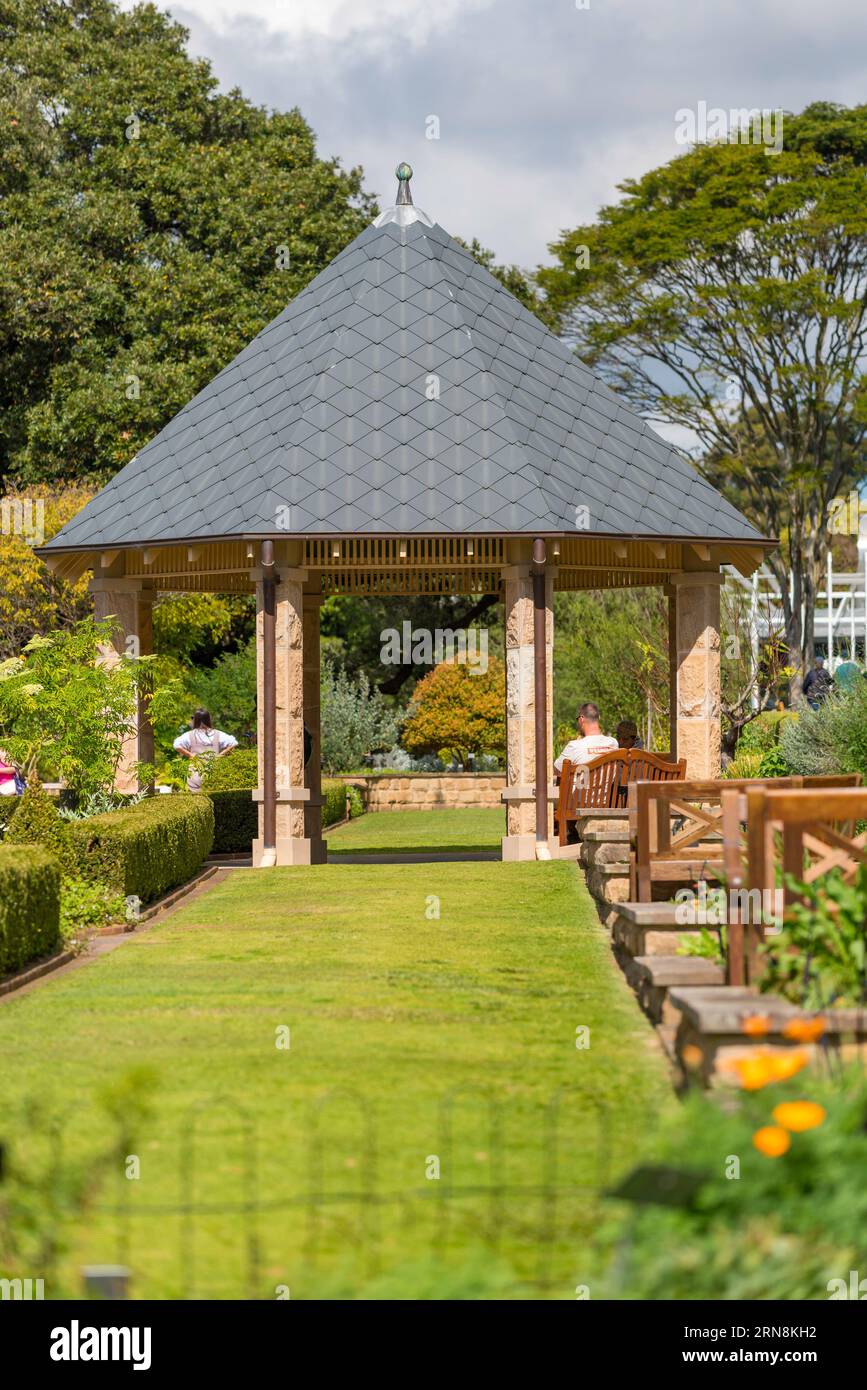 Le Herb Garden Pavilion est le pavillon de grès et d'ardoise nouvellement construit aux Royal Botanic Gardens, Sydney, Aust. Il a été ouvert en décembre 2011 Banque D'Images