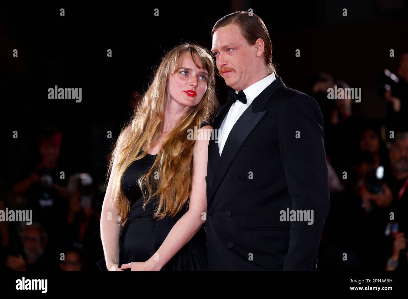 Katya Zvereva und Caleb Landry Jones BEI der Premiere des Kinofilms 'Dogman' auf der Biennale di Venezia 2023 / 80. Internationale Filmfestspiele von Venedig im Palazzo del Cinema. Venedig, 31.08.2023 Banque D'Images
