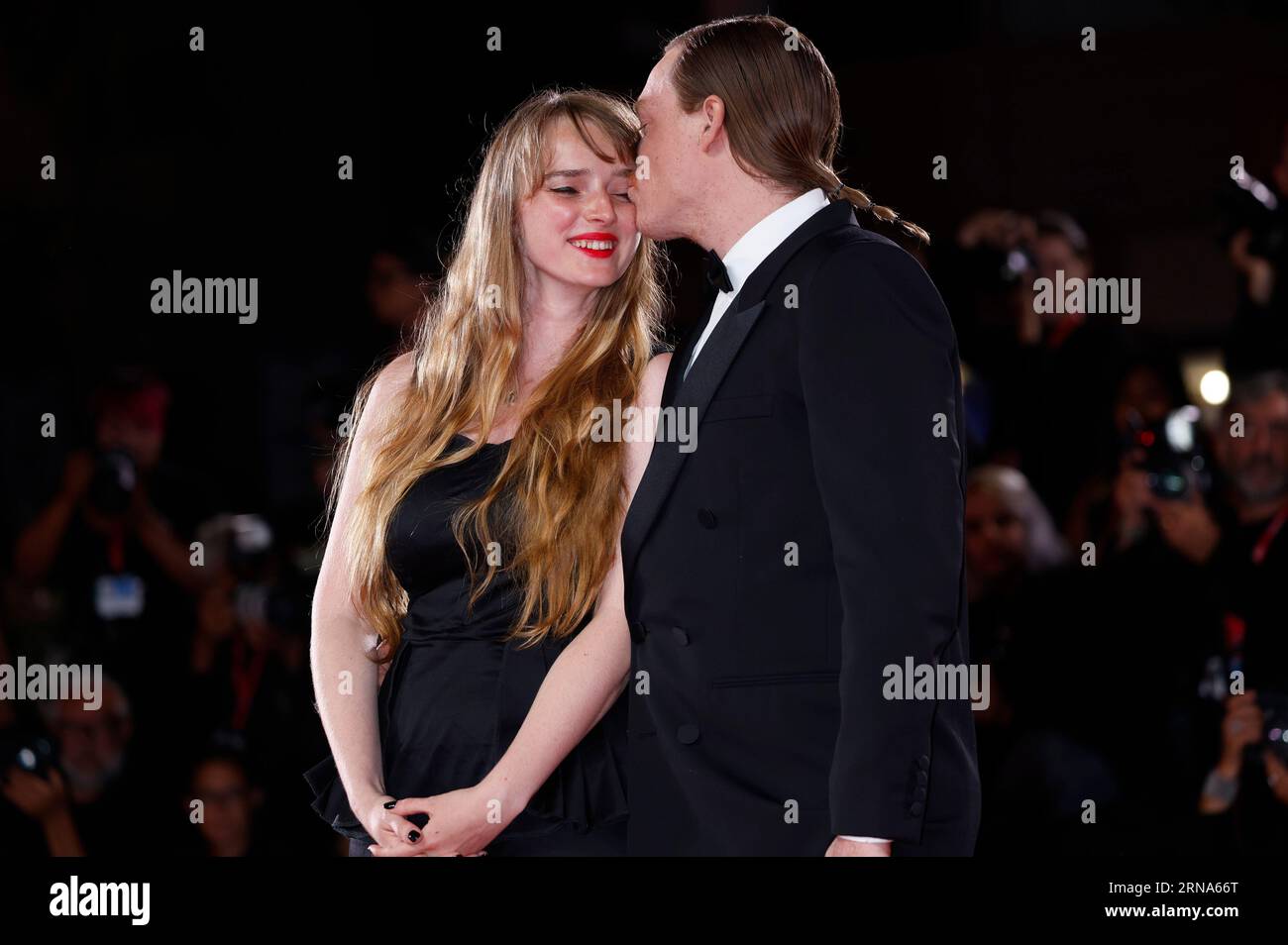 Katya Zvereva und Caleb Landry Jones BEI der Premiere des Kinofilms 'Dogman' auf der Biennale di Venezia 2023 / 80. Internationale Filmfestspiele von Venedig im Palazzo del Cinema. Venedig, 31.08.2023 Banque D'Images