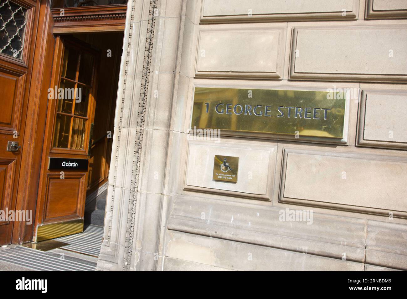 Edimbourg, Royaume-Uni, 31 août 2023 : extérieur du siège social de George Street d'Abrdn, le gestionnaire d'actifs coté en bourse. Photo : DB Media Services / Alamy Banque D'Images