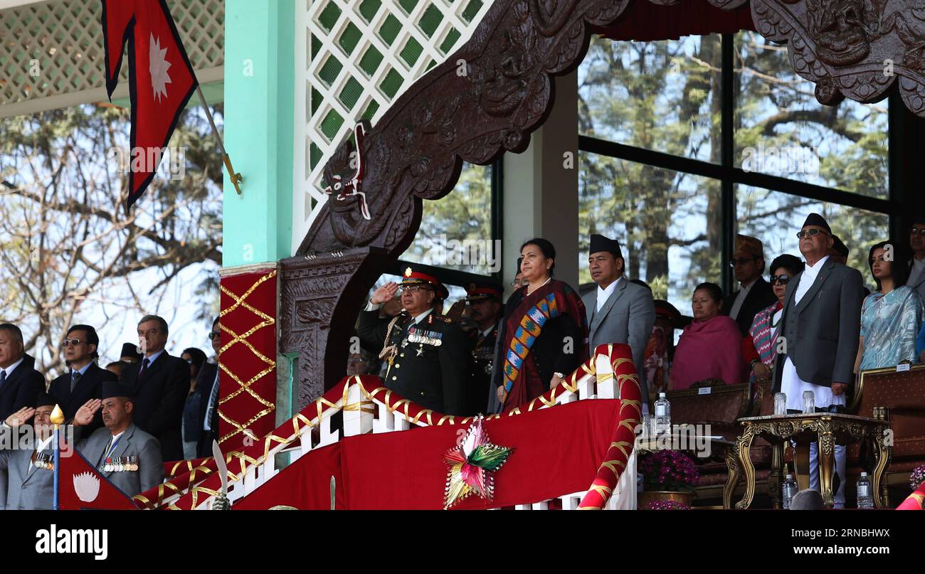 (160307) -- KATMANDOU, 7 mars 2016 -- le président népalais Bidhya Devi Bhandari (2e L, front) passe en revue la garde d'honneur lors de la célébration de la Journée de l'armée à Tundikhel à Katmandou, Népal, le 7 mars 2016. L'armée népalaise a observé la Journée de l'armée au milieu d'une fonction spéciale dans la capitale lundi coïncidant avec le plus grand festival hindou Maha Shivaratri. ) NÉPAL-KATMANDOU-CÉLÉBRATION DE LA JOURNÉE DE L'ARMÉE SunilxSharma PUBLICATIONxNOTxINxCHN Katmandou Mars 7 2016 le président népalais Bidhya Devi Bhandari 2nd l Front examine la Garde D'HONNEUR pendant la célébration de la Journée de l'armée À Tundikhel à Katmandou Népal Mars 7 201 Banque D'Images