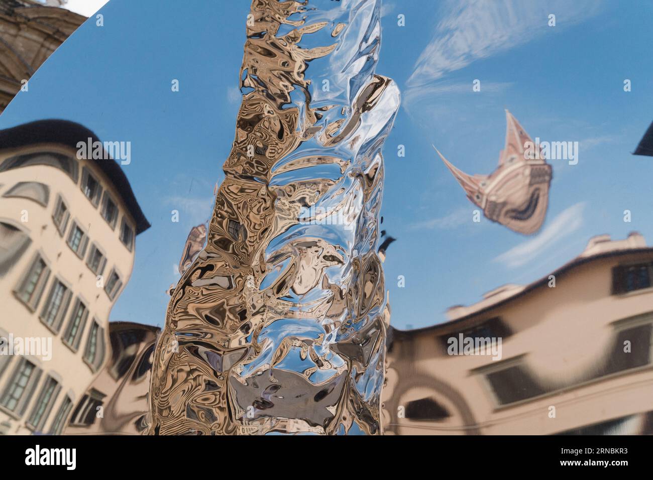 Installation, Sculpture Clessidra Helidon Xhixha sur la place, Florence Banque D'Images