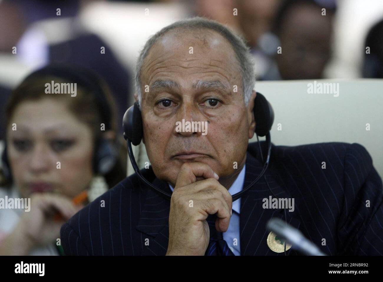 La photo montre le ministre égyptien des Affaires étrangères Ahmed Abul-Gheit qui assiste à un sommet spécial de l’Union africaine à Tripoli, capitale de la Libye, le 31 août 2009. Ahmed Abul-Gheit a été nommé secrétaire général de la Ligue arabe, a annoncé fin mars 10, 2016. LIGUE ARABE-NOUVEAU CHEF-ÉGYPTIEN ANCIEN FM HamzaxTurkia PUBLICATIONxNOTxINxCHN fichier photo montre les ministres égyptiens des Affaires étrangères Ahmed Abul Gheit participant à un sommet spécial de l'Union africaine à Tripoli capitale de la Libye août 31 2009 Ahmed Abul Gheit a été nommé Secrétaire général de la Ligue arabe QU'IL a annoncé fin mars 10 2016 arabe Banque D'Images