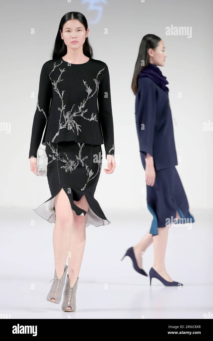 (160329) -- BEIJING, 29 mars 2016 -- des mannequins présentent des ...