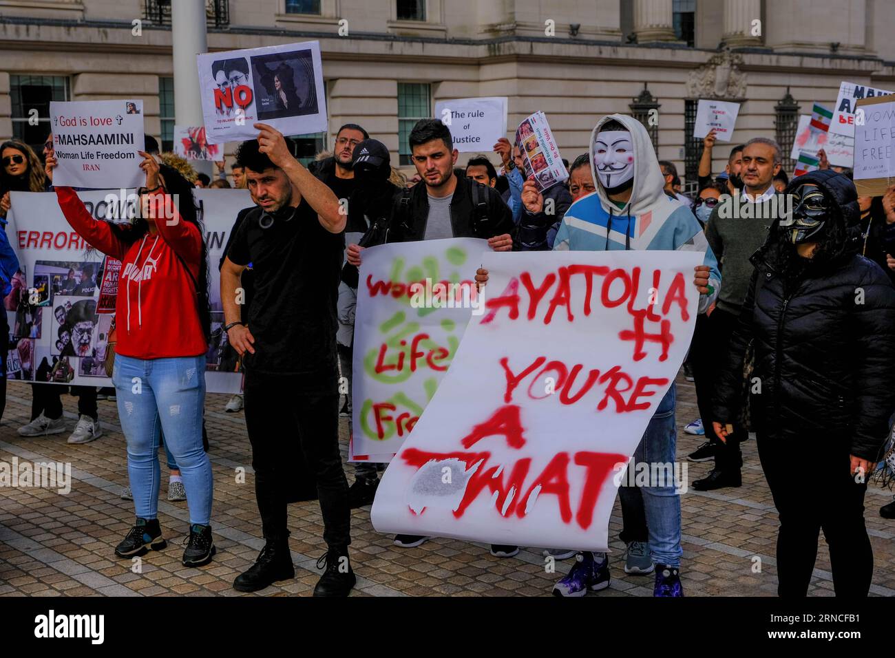 Victoria Square, Birmingham, Royaume-Uni. 2 octobre 2022. Les manifestants se rassemblent pour montrer leur colère après la mort de Mahsa Amini. Crédit Mark Lear / Alamy stock photo Banque D'Images