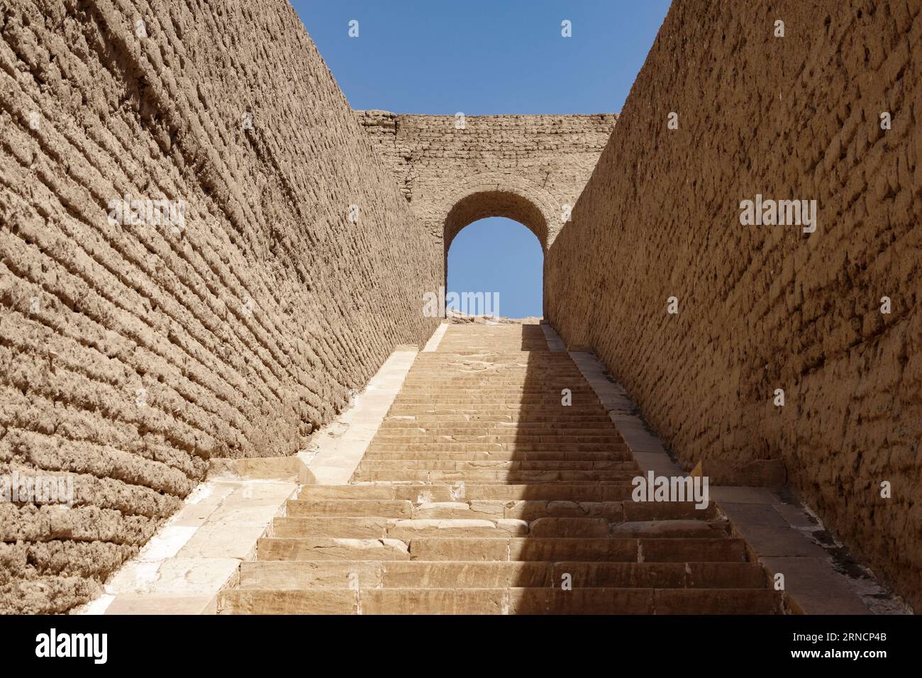 Entrée au tombeau de Pabasa dans les tombes d'Asasif près du temple de Hatshepsuts à Deir el-Bahri, Louxor, Egypte Banque D'Images