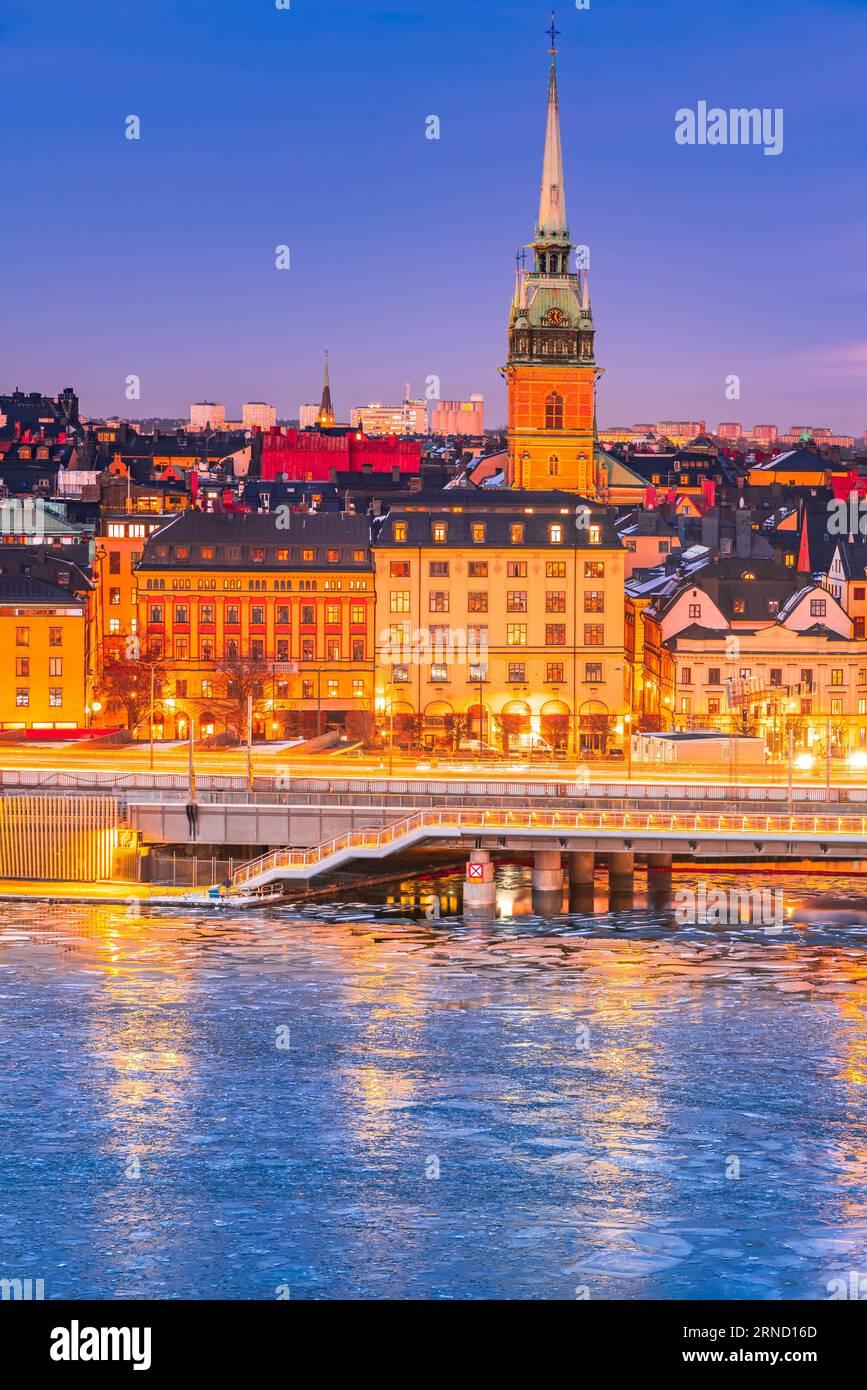Stockholm, Suède. Coucher de soleil sur Gamla Stan et le lac Malaren célèbre centre-ville de la capitale nordique. Banque D'Images