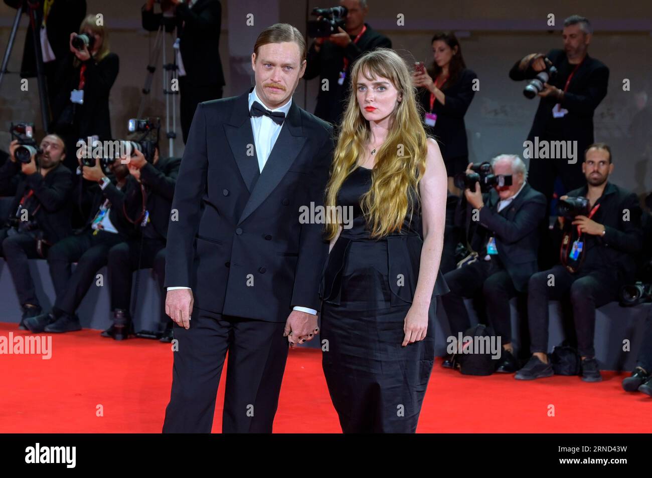 Caleb Landry Jones und Katya Zvereva BEI der Premiere des Kinofilms 'Dogman' auf der Biennale di Venezia 2023 / 80. Internationale Filmfestspiele von Venedig im Palazzo del Cinema. Venedig, 31.08.2023 Banque D'Images
