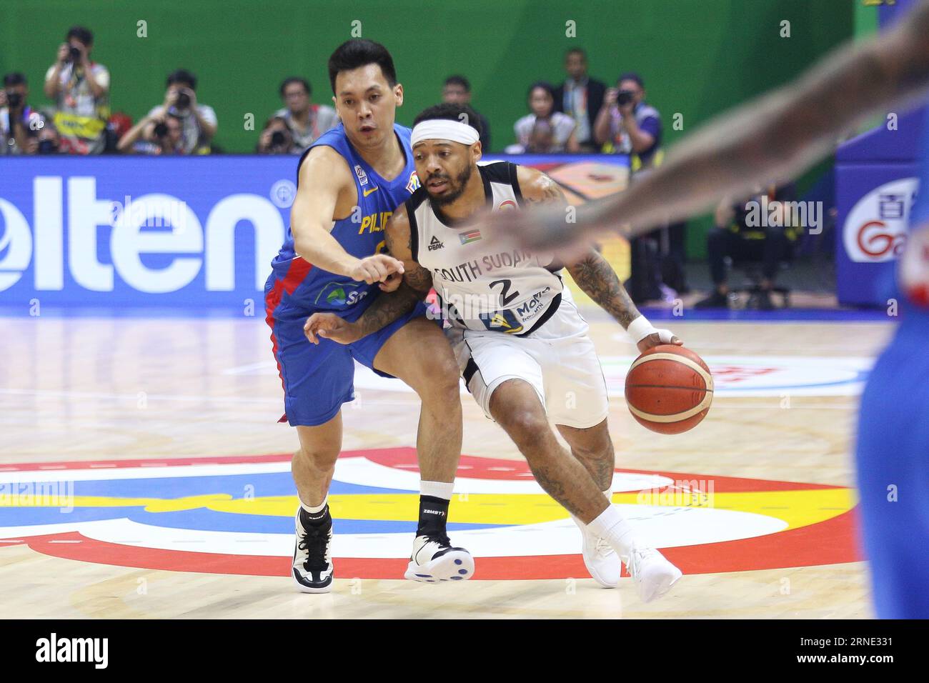 Quezon City, Philippines. 31 août 2023. Lors du match de coupe du monde FIBA 2023 entre les Philippines (bleu) et le Soudan du Sud (blanc) au Smart Araneta Coliseum. Le Soudan du Sud a gagné, 87-68. Pasay City, Manille, Philippines, le 31 août 2023.(photo de Dennis Jerome Acosta/Pacific Press/Sipa USA) crédit : SIPA US/Alamy Live News Banque D'Images