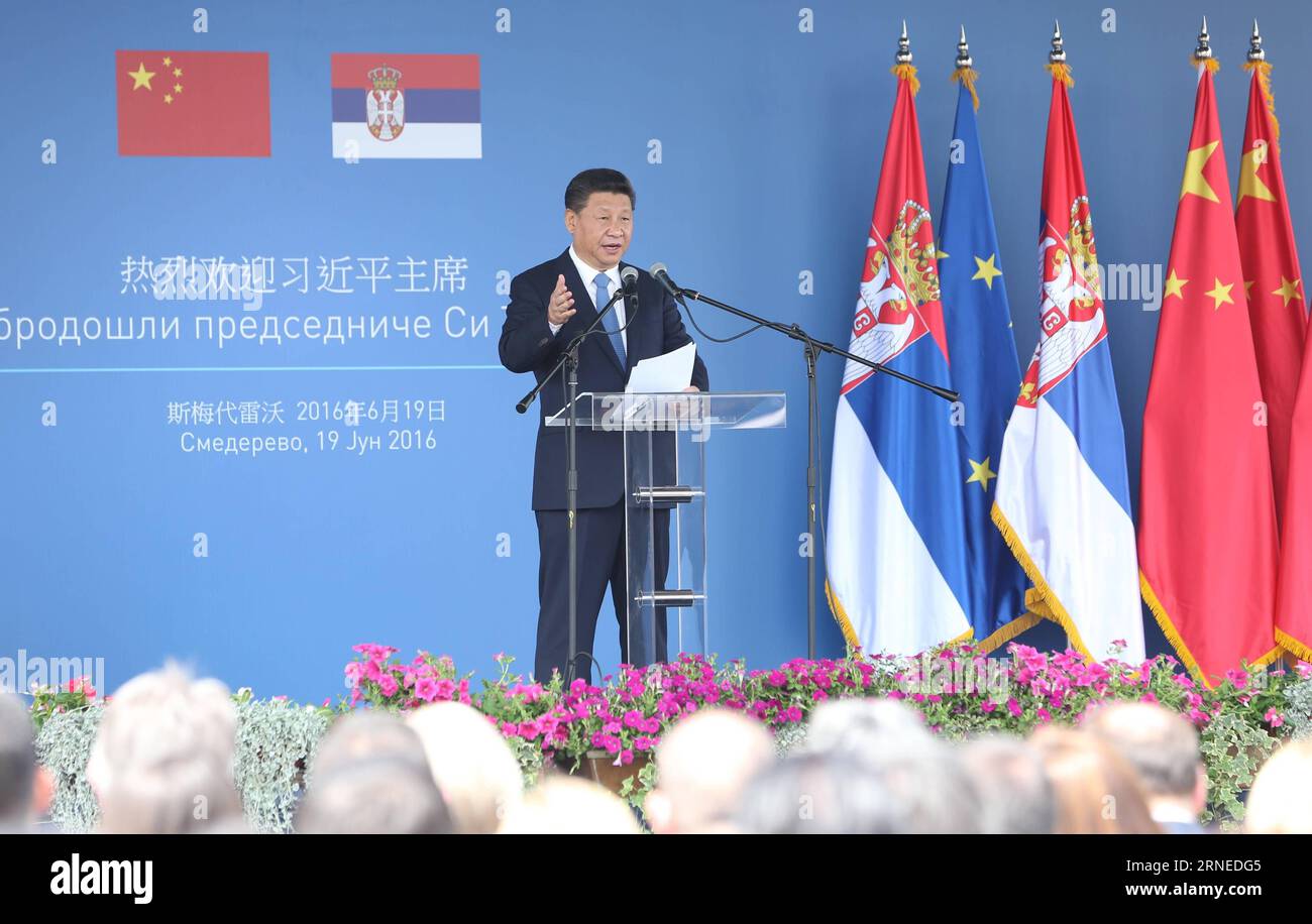 Xi Jinping zu Gast à Belgrad (160619) -- BELGRADE, le 19 juin 2016 -- le président chinois Xi Jinping prononce un discours lors de sa visite de la seule aciérie de Serbie à Smederevo, en Serbie, le 19 juin 2016. L aciérie a été acquise par le groupe chinois HeSteel en avril. )(MCG) SERBIE-CHINE-XI JINPING-ACIÉRIE-VISITE DingxLin PUBLICATIONxNOTxINxCHN Xi Jinping à l'invité à Belgrade 160619 Belgrade juin 19 2016 le président chinois Xi Jinping prononce un discours lorsqu'il visite Serbie S Sole aciérie à SMEDEREVO Serbie juin 19 2016 l'aciérie qui a acquis par China S HeSteel Group en avril MCG Serbie Chine Xi Ji Banque D'Images