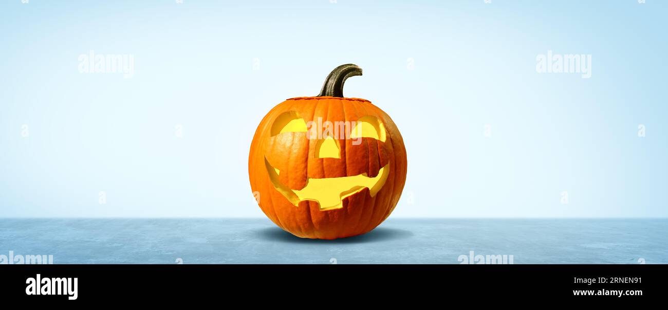 Promotion de citrouille halloween comme signe blanc comme un personnage orange spooky sculpté avec des dents de jack o lanterne comme message publicitaire et marketing Banque D'Images