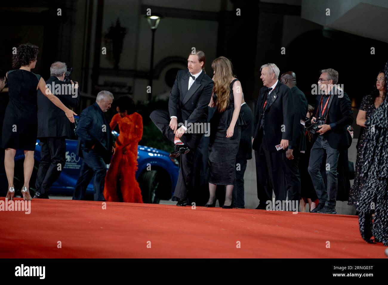 Venise, Italie. 31 août 2023. VENISE, ITALIE - 31 AOÛT : Katya Zvereva et Caleb Landry Jones assistent à un tapis rouge pour le film ''Dogman'' au 80e Festival International du film de Venise le 31 août 2023 à Venise, en Italie. (Photo de Luca Carlino/NurPhoto) crédit : NurPhoto SRL/Alamy Live News Banque D'Images