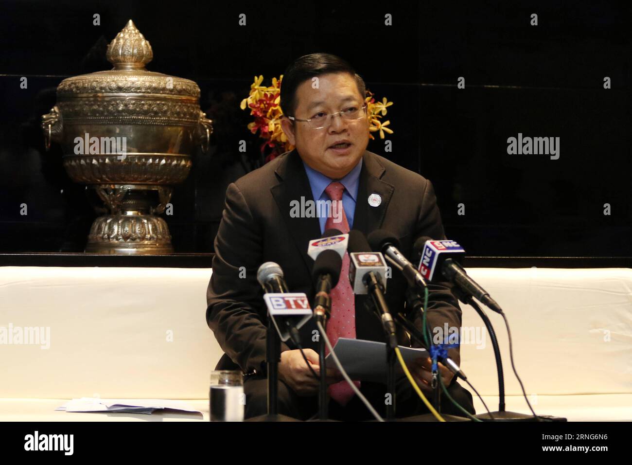 PHNOM PENH, le 8 septembre 2016 -- Kao Kim Hourn, ministre attaché au Premier ministre cambodgien Samdech Techo Hun Sen, prend la parole lors d'une conférence de presse à Phnom Penh, Cambodge, le 8 septembre 2016. Kao Kim Hourn a salué jeudi les liens entre la Chine et l'Association des nations de l'Asie du Sud-est (ASEAN) au cours des 25 dernières années et a prévu un avenir meilleur dans leurs relations. )(zcc) CAMBODGE-PHNOM PENH-CONFÉRENCE DE PRESSE Sovannara PUBLICATIONxNOTxINxCHN Phnom Penh sept 8 2016 Kao Kim Ministres attachés aux premiers ministres cambodgiens Samdech Techo HUN Sen prend la parole lors d'une conférence de presse à Phnom Penh ca Banque D'Images