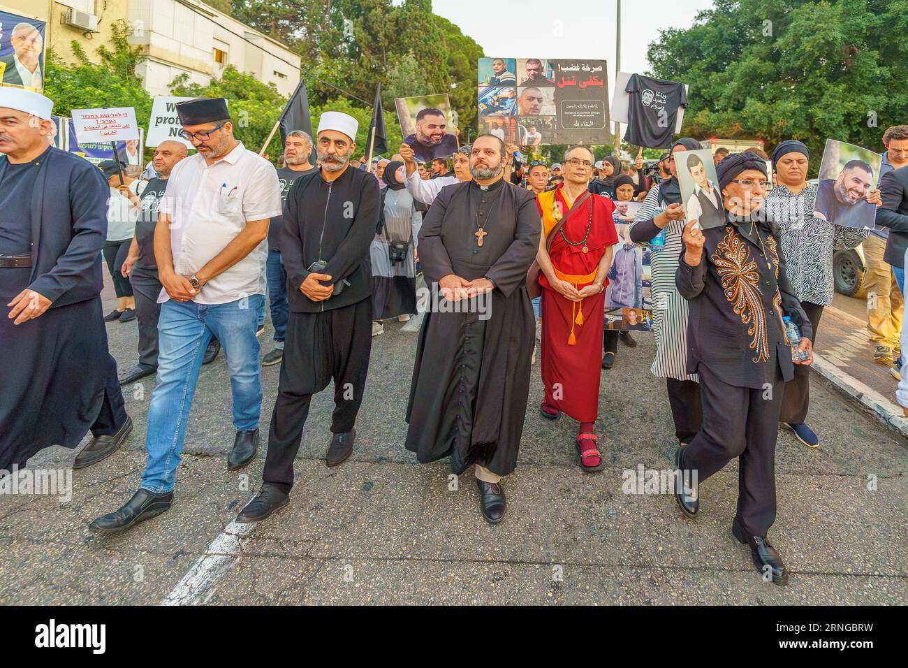 Haïfa, Israël - 31 août 2023 : les chefs religieux et les familles des victimes, dans le cadre de la marche des morts protestent contre la montée de la violence et du taux de meurtres Banque D'Images