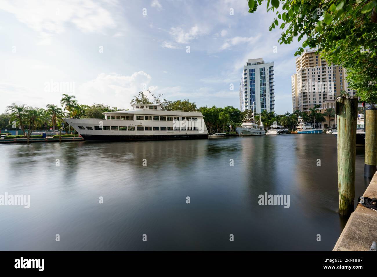 Yachts photo longue exposition sur la New River fort Lauderdale FL Banque D'Images