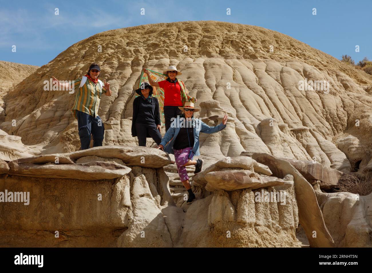 Les visiteurs apprécient l'Ah-Shi-SLE Pah Wilderness Study Area qui possède certaines des meilleures formations hoodoo dans les collines d'argile sculptées dans l'eau du New Mexic Banque D'Images