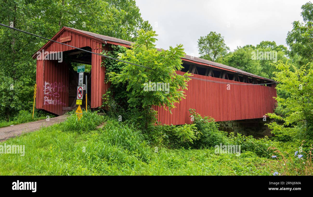 Pont # 35-05-02 le pont couvert de Kidwell, dans le canton de Dover, comté d'Athens, Ohio, entre les hameaux voisins de Truetown et Redtown, a été construit Banque D'Images