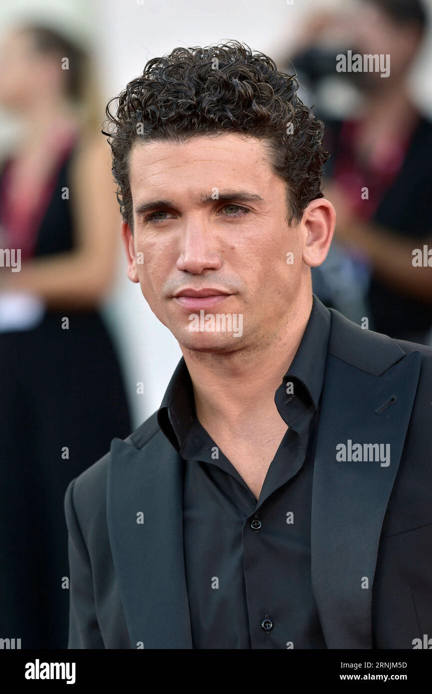 Venise, Italie. 01 septembre 2023. Jaime Lorente assiste à un tapis rouge pour le film "Poor Things" au 80e Festival International du film de Venise le vendredi 1 septembre 2023 à Venise, Italie. Photo de Rocco Spaziani/UPI crédit : UPI/Alamy Live News Banque D'Images