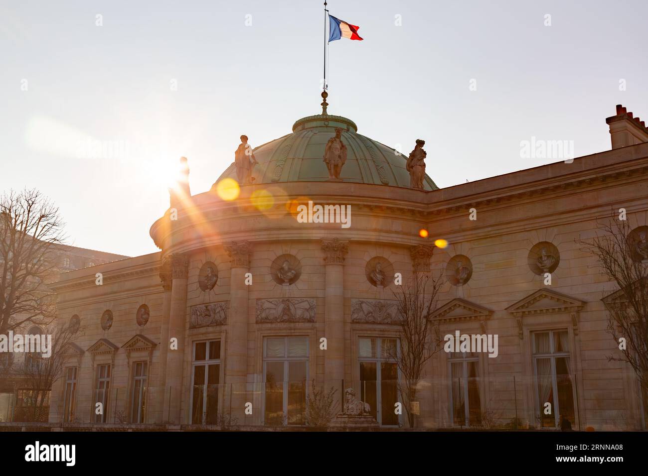 Paris, France - 24 janvier 2022 : le Musée d'Orsay est un musée situé à Paris, sur la rive gauche de la Seine, installé dans l'ancienne Gare d'Orsay, un musée des Beaux-Arts Banque D'Images