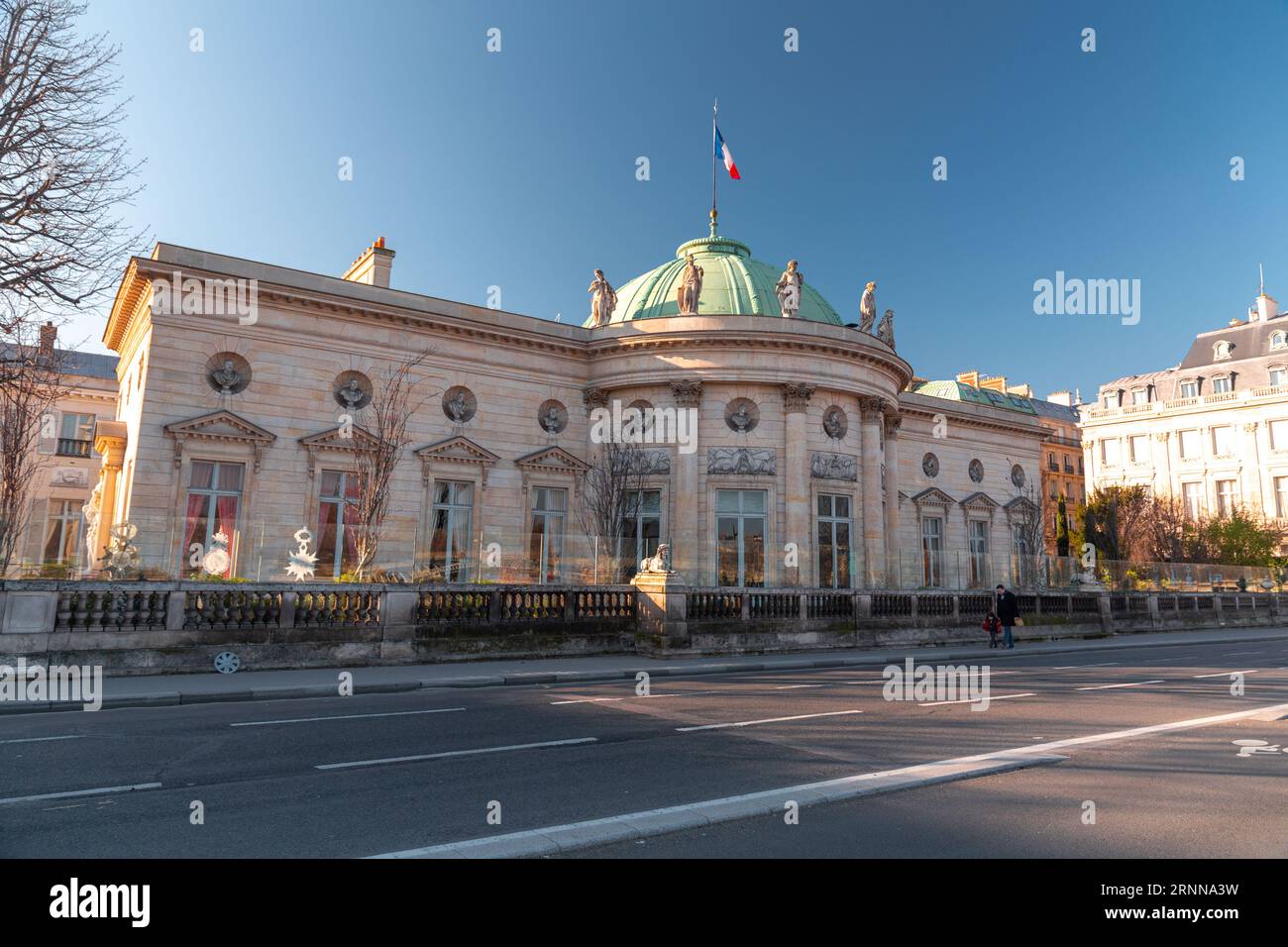 Paris, France - 24 janvier 2022 : le Musée d'Orsay est un musée situé à Paris, sur la rive gauche de la Seine, installé dans l'ancienne Gare d'Orsay, un musée des Beaux-Arts Banque D'Images
