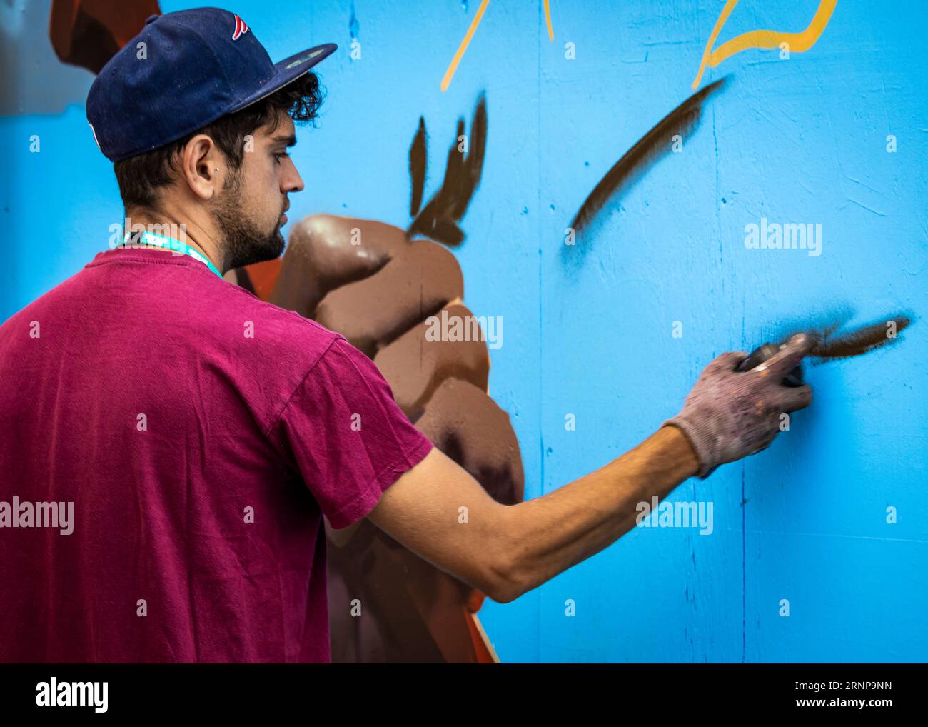 Artistes graffitis créant des œuvres d'art de rue au Southend City Jam 2023, Essex © Clarissa Debenham (film Free Photography) / Alamy Banque D'Images