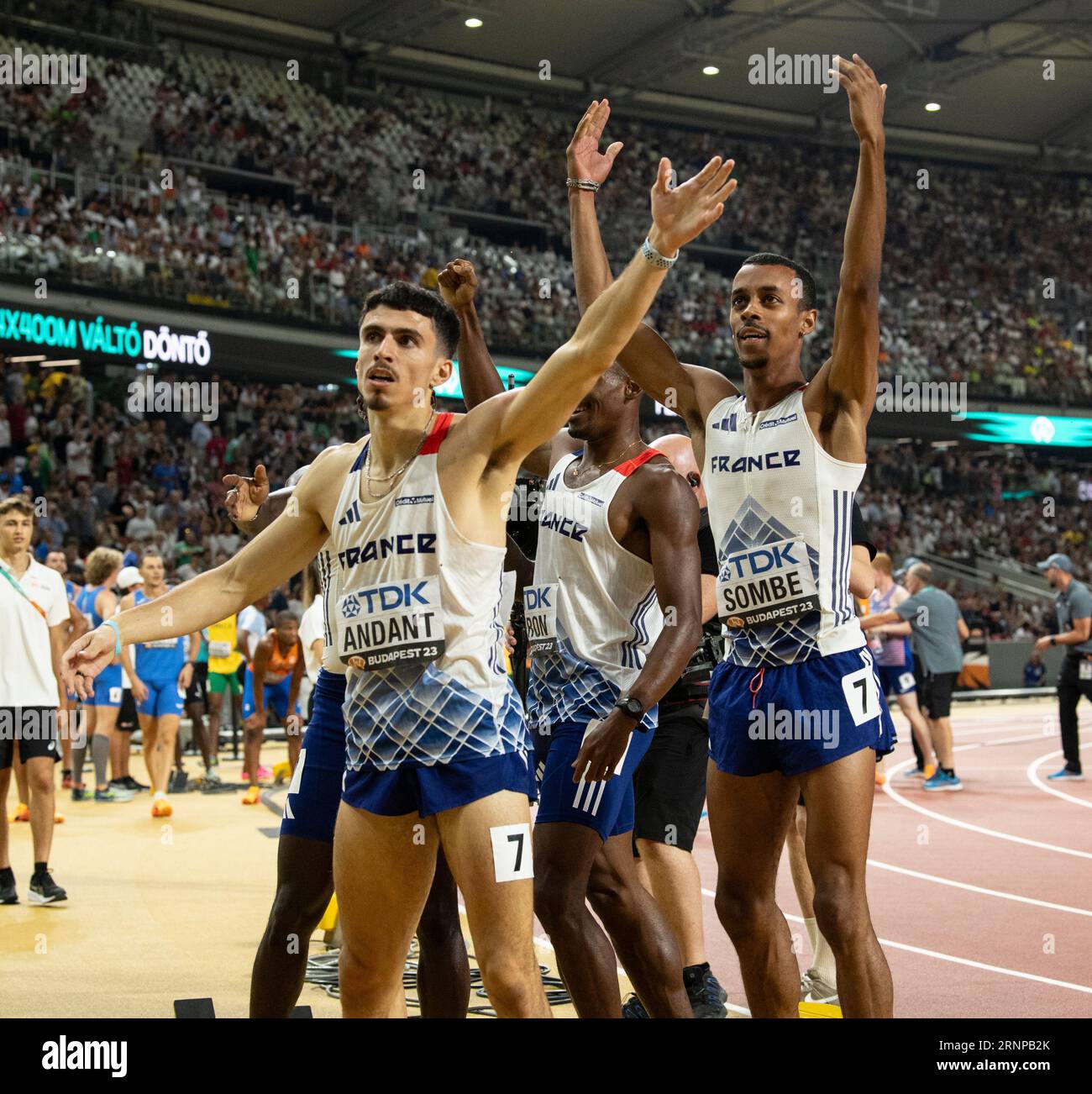 Téo Andant, de France, en compétition dans la finale du relais 4x400m masculin le jour 9 des Championnats du monde d’athlétisme Budapest, le 27 août 2023. Photo b. Banque D'Images