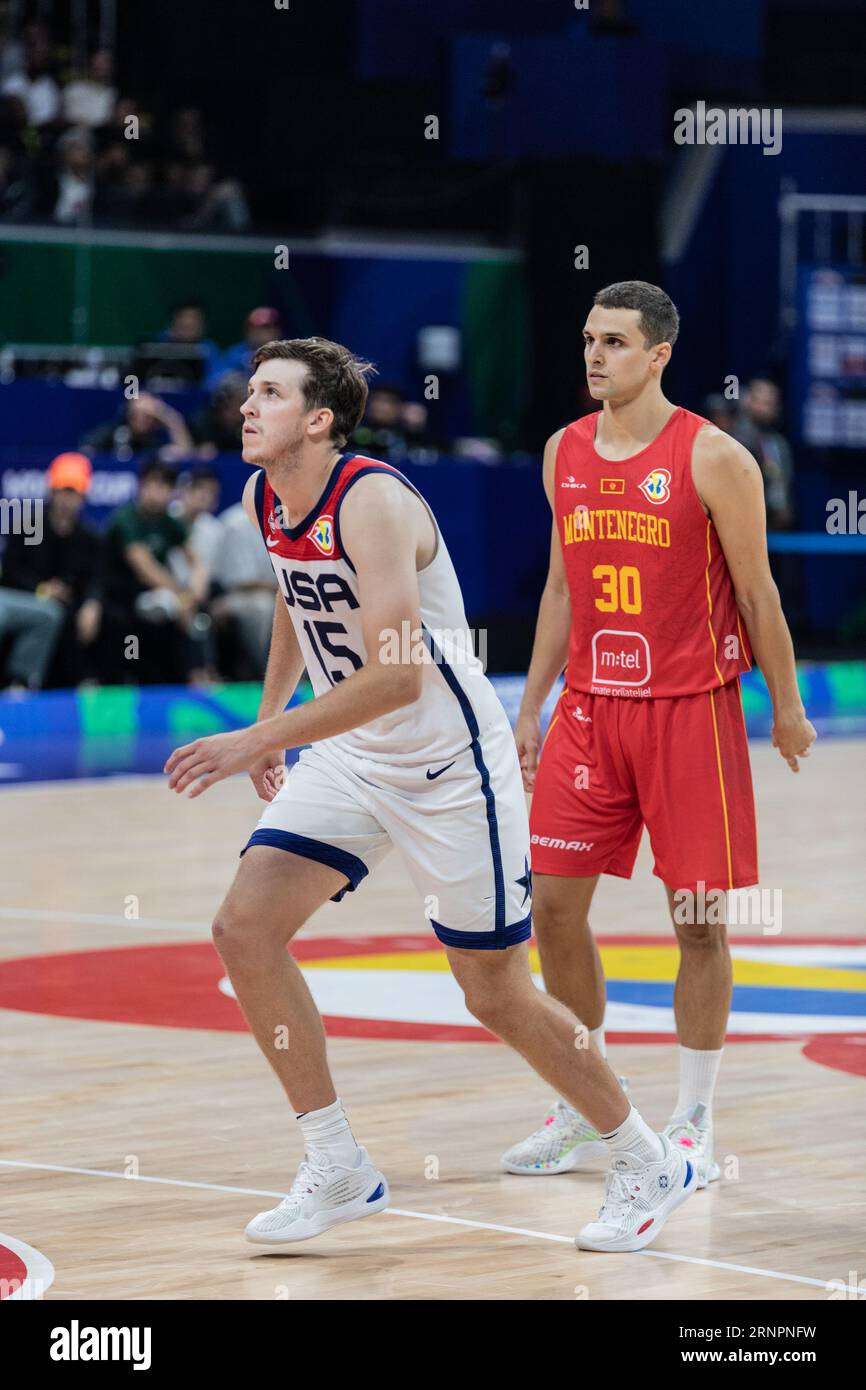 Manille, Philippines. 01 septembre 2023. Austin Reaves (à gauche) des États-Unis et Petar Popovic (à droite) du Monténégro vus en action lors de la deuxième manche de la coupe du monde de basket-ball FIBA 2023 entre les États-Unis et le Monténégro au Mall of Asia Arena-Manille. Score final ; États-Unis 85:73 Monténégro. (Photo Nicholas Muller/SOPA Images/Sipa USA) crédit : SIPA USA/Alamy Live News Banque D'Images