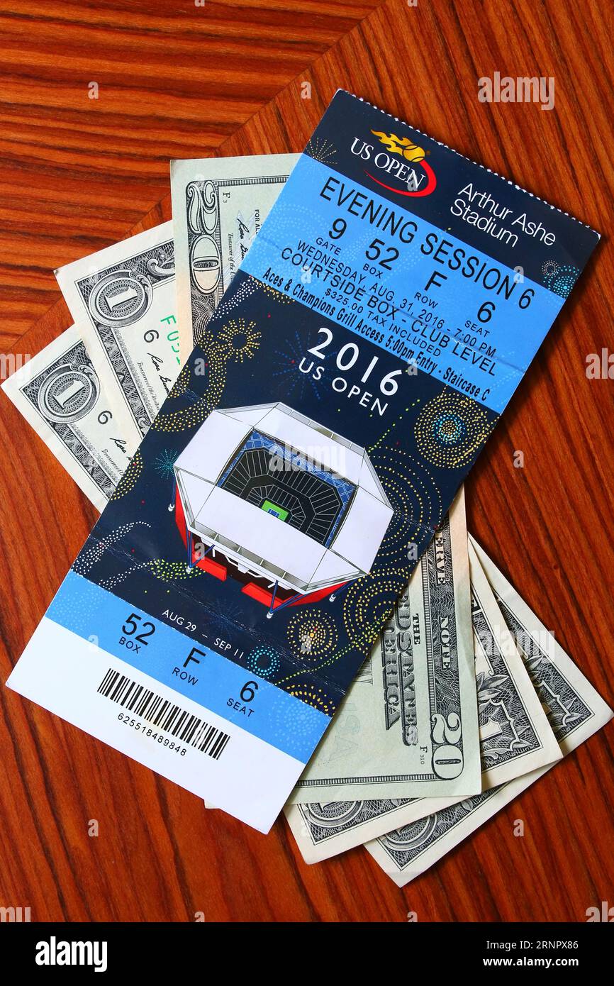 Arthur Ashe Stadium Evening session box / club level US Open ticket, le 31 août 2016 dans le Queens, New York, États-Unis. (Photo de Wojciech Migda Banque D'Images Arthur Ashe Stadium Evening session box / club level US Open ticket, le 31 août 2016 dans le Queens, New York, États-Unis. (Photo de Wojciech Migda Banque D'Images