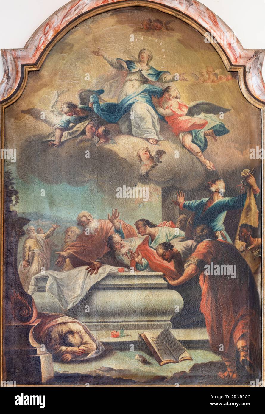 SEBECHLEBY, SLOVAQUIE - OKTOBERT 8, 2022 : la peinture de l'Assomption de la Vierge Marie à St. Église paroissiale Michael par Anton Schmidt (1713 - 1773). Banque D'Images