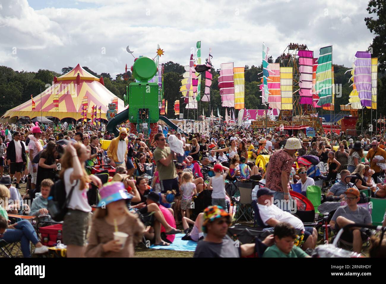 Une foule de festivals d'été britanniques Banque D'Images