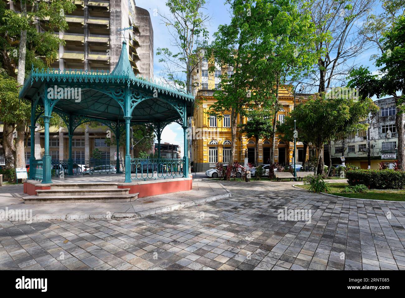 Pierre II ou Dom Pedro II place et kiosque, Manaus, État d'Amazonie, Brésil Banque D'Images