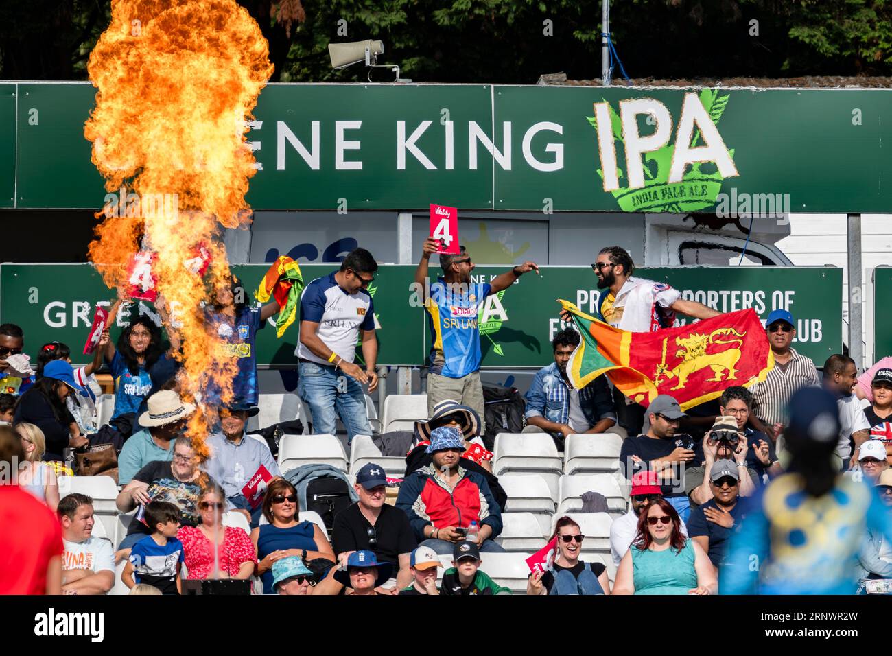 CHELMSFORD, ROYAUME-UNI. 02 septembre 2023. Supporters et supporters du Sri Lanka pendant England Women v Sri Lanka Women - 2nd Vitality IT20 au Cloud County Ground le samedi 02 septembre 2023 à CHELMSFORD EN ANGLETERRE. Crédit : Taka Wu/Alamy Live News Banque D'Images