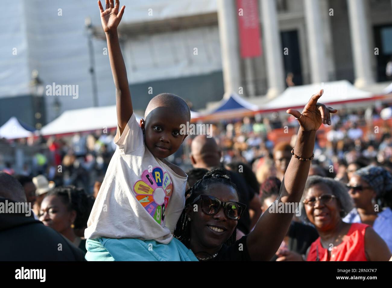 Trafalgar Square, Londres, Royaume-Uni. 2 septembre 2023. Des milliers de foules fantastiques apprécient la musique et la danse sur la place. Une toute nouvelle célébration gratuite de la culture et de la créativité noires avec musique, paroles parlées et danse à Black on the Square, présentée par le maire de Londres, Sadiq Khan. Crédit : Voir Li/Picture Capital/Alamy Live News Banque D'Images