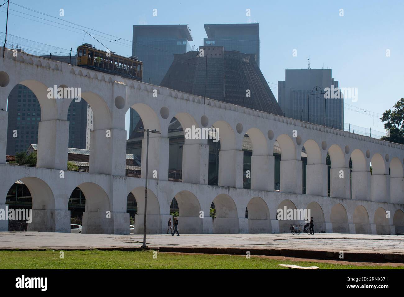 train, rue, célèbre, emblématique, attractions touristiques, centre-ville, arches lapa, vie quotidienne, vue, voyage, tourisme, urbain, transport, tram, transport, Banque D'Images