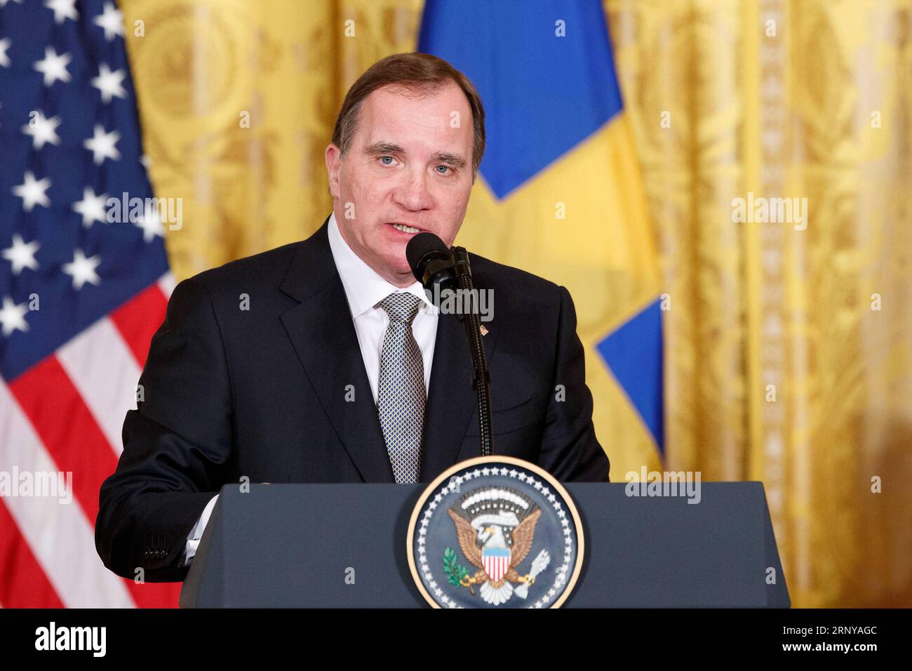 (180307) -- WASHINGTON D.C., le 7 mars 2018 -- le Premier ministre suédois Stefan Lofven prononce une conférence de presse avec le président américain Donald Trump (non sur la photo) à la Maison Blanche, Washington, États-Unis, le 6 mars 2018. (gj) U.S.-WASHINGTON D.C.-TRUMP-LOFVEN TingxShen PUBLICATIONxNOTxINxCHN Banque D'Images