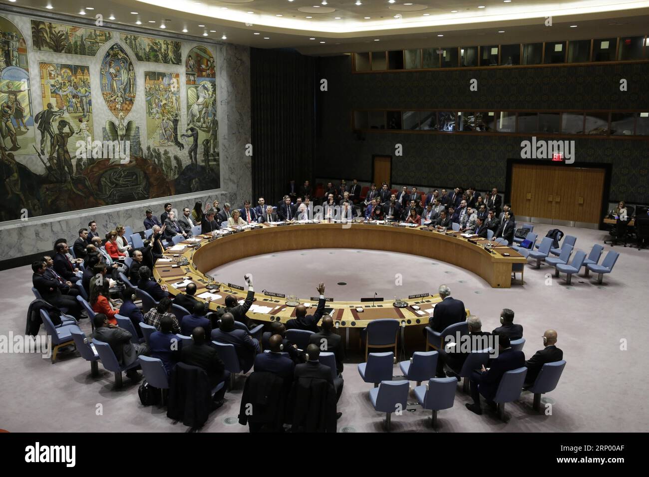 (180410) -- NATIONS NON LIÉES, 10 avril 2018 -- la photo prise le 10 avril 2018 montre que le Conseil de sécurité des Nations Unies a voté sur une résolution rédigée par la Russie sur une enquête menée par l'Organisation pour l'interdiction des armes chimiques (OIAC) sur l'attaque chimique présumée à Douma, en Syrie, au siège de l'ONU à New York. Le Conseil de sécurité des Nations Unies n'a pas adopté mardi la résolution rédigée par la Russie. ) ONU-CONSEIL DE SÉCURITÉ-SYRIE-RÉSOLUTION RÉDIGÉE PAR LA RUSSIE-OIAC-ATTAQUE CHIMIQUE PRÉSUMÉE-ÉCHEC LIXMUZI PUBLICATIONXNOTXINXCHN Banque D'Images