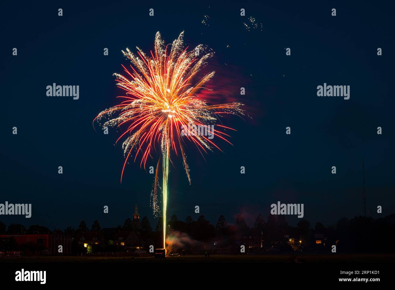 Des feux d'artifice sont déclenchés un jour de fête Banque D'Images