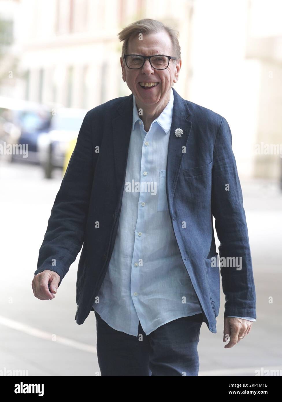 L'acteur Timothy Spall, arrive à la BBC Broadcasting House à Londres, pour apparaître dans le programme d'actualité BBC One, dimanche avec Laura Kuenssberg. Date de la photo : dimanche 3 septembre 2023. Banque D'Images