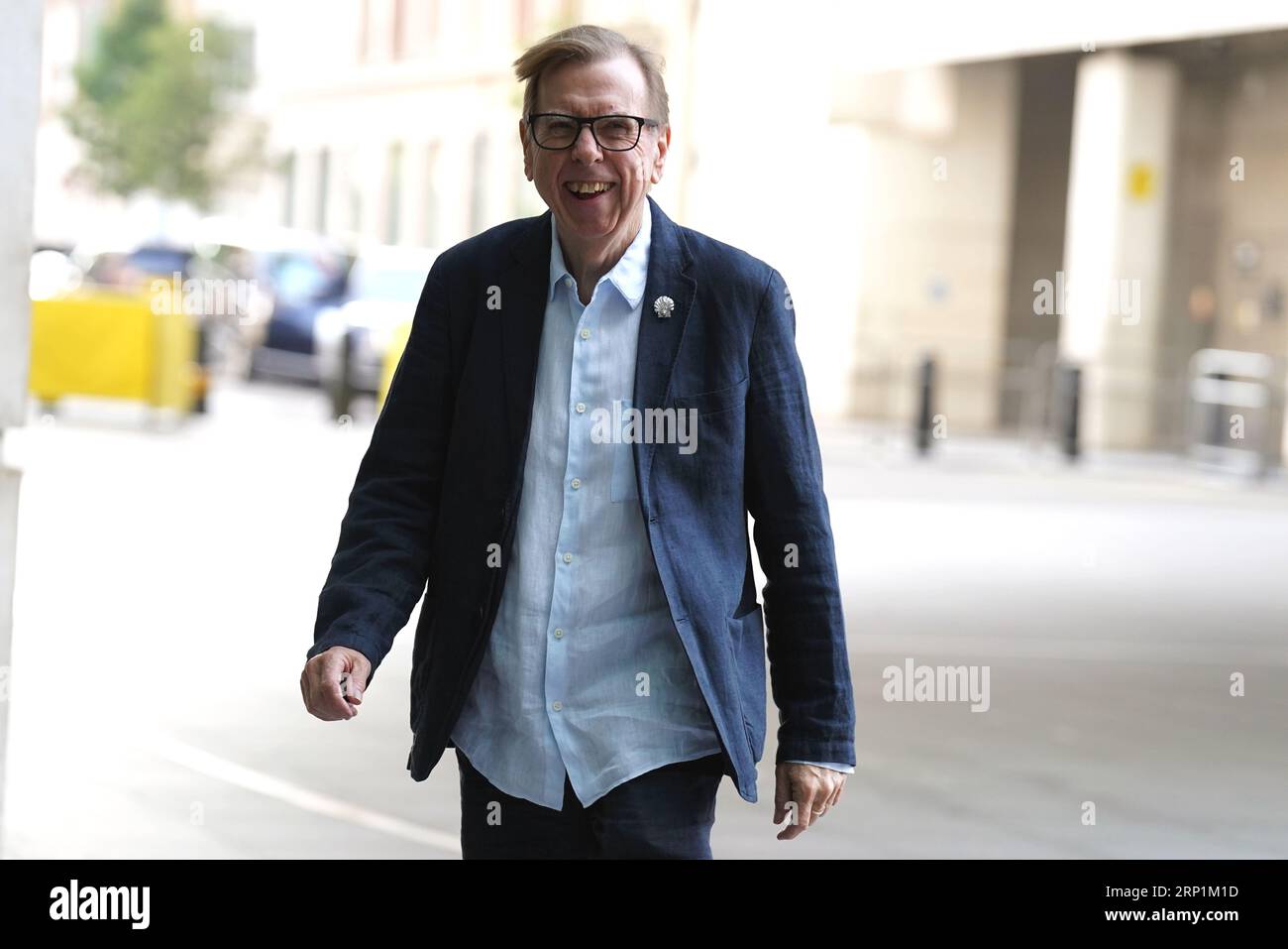 L'acteur Timothy Spall, arrive à la BBC Broadcasting House à Londres, pour apparaître dans le programme d'actualité BBC One, dimanche avec Laura Kuenssberg. Date de la photo : dimanche 3 septembre 2023. Banque D'Images