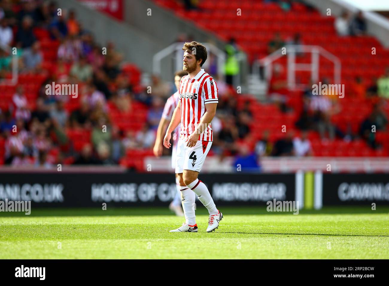 bet365 Stadium, Stoke, Angleterre - 2 septembre 2023 Ben Pearson (4) de Stoke City - pendant le match Stoke City contre Preston ne, EFL Championship, 2023/24, bet365 Stadium, Stoke, Angleterre - 2 septembre 2023 crédit : Arthur Haigh/WhiteRosePhotos/Alamy Live News Banque D'Images