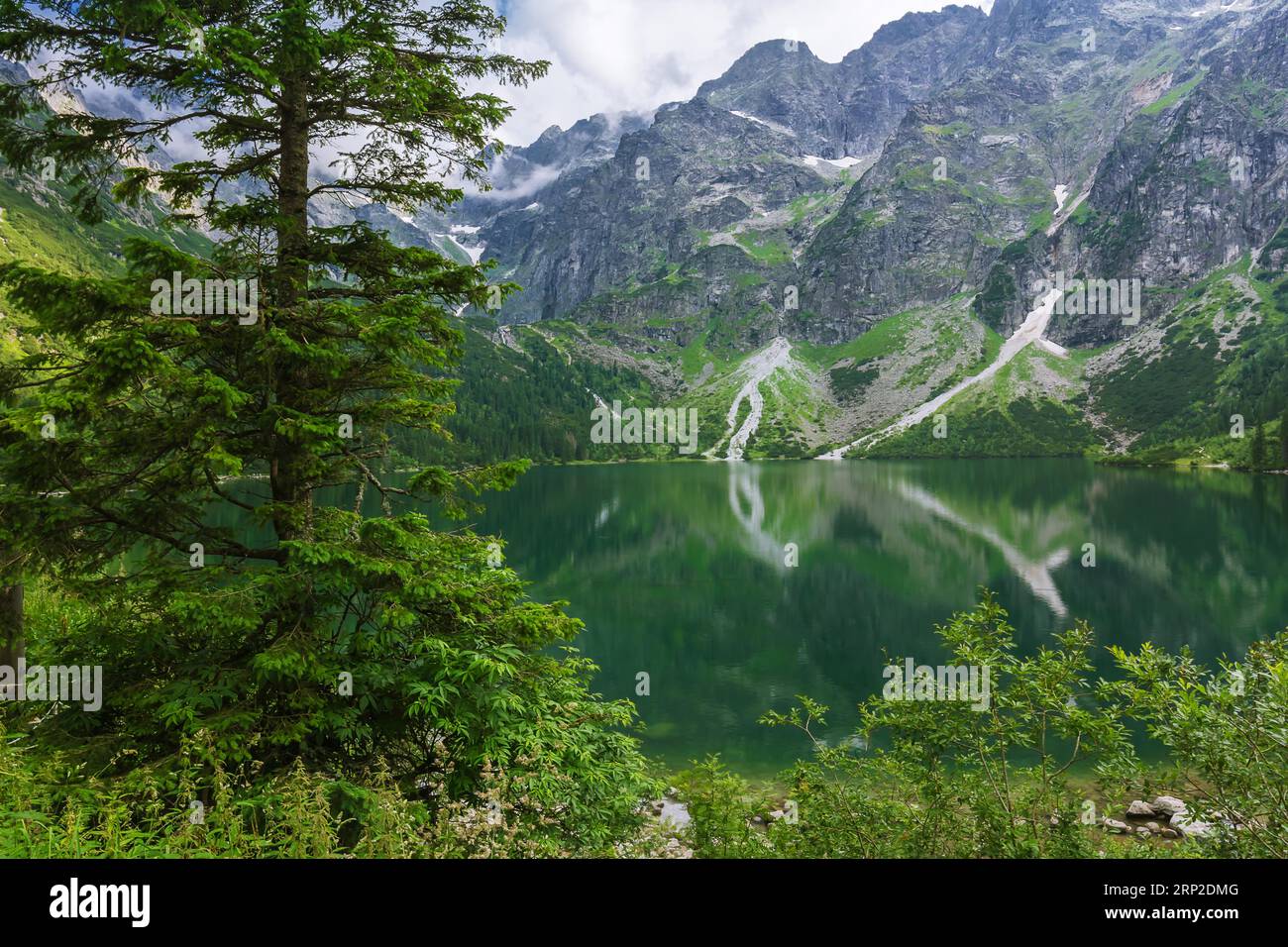 Lac Morskie Oko, montagnes Tatras, Zakopane, Pologne. La beauté de la nature Banque D'Images